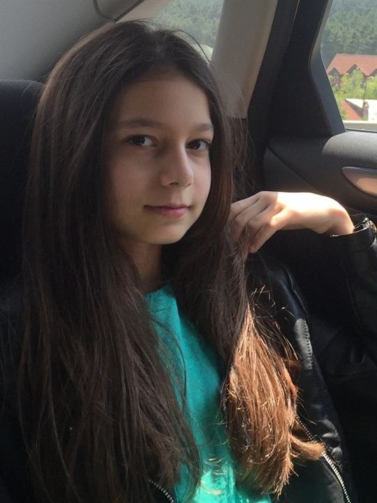 İdil Küner; Türk oyuncu