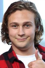 Joan Peers; Patrick Knowles olarak da bilinen Amerikalı