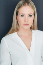 Bea Santos; Huntsville,Ontario,Kanada doğumlu Kanadalı  oyuncu