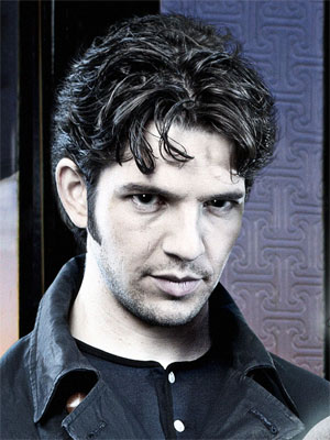 Damien Molony; Johnstown Bridge,Kildare,İrlanda doğumlu İrlandalı  oyuncu