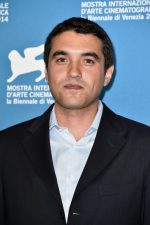 Naji Abu Nowar; Oxford, Oxfordshire, İngiltere doğumlu Ürdünlü senarist, yönetmen