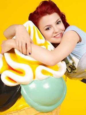 Kathryn Prescott; Palmers Green,Londra,İngiltere doğumlu İngiliz  oyuncu