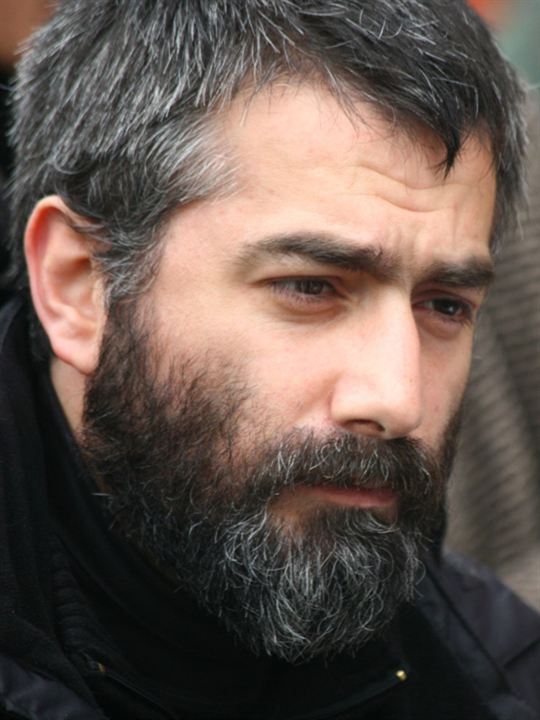 Onur Aydın; Türk senarist, uygulayıcı yapımcı, yönetmen