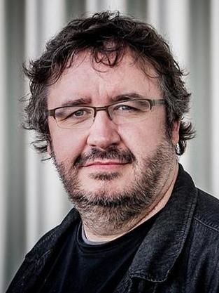 Mark Benton; Guisborough,Yorkshire,İngiltere doğumlu İngiliz  oyuncu