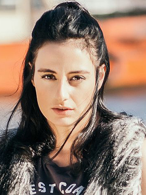 Nazlı Bulum; Türk oyuncu, yönetmen