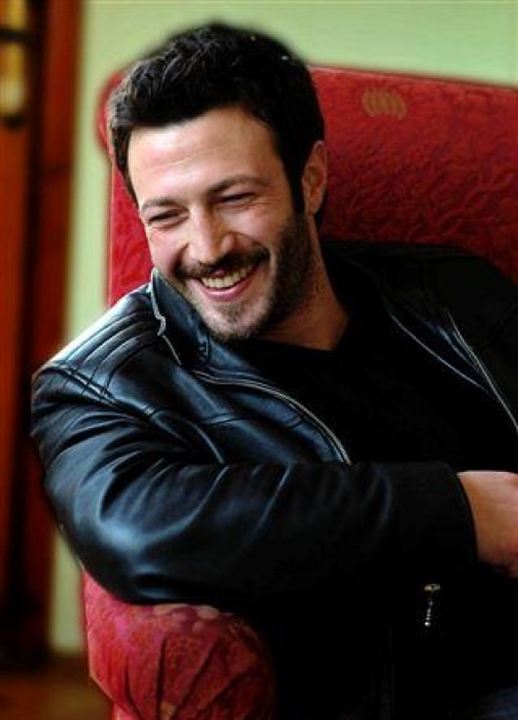 Mehmet Ünal; Türk oyuncu, besteci, kurgucu