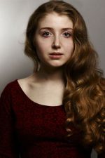 Bebe Cave; Londra,İngiltere doğumlu İngiliz  oyuncu