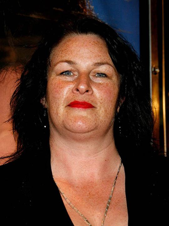 Julie T. Wallace; Wimbledon,Londra,İngiltere doğumlu Julie Therese Wallace olarak da bilinen İngiliz  oyuncu