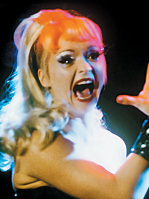 Julie Ann Muz; oyuncu