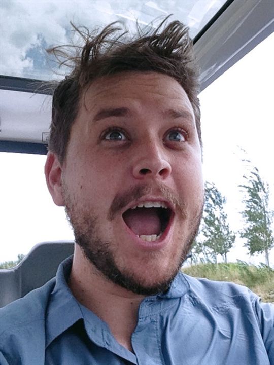 Andrew Hevia; ortak yapımcı