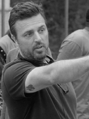 Michael Carney; idari yapımcı, senarist, yönetmen