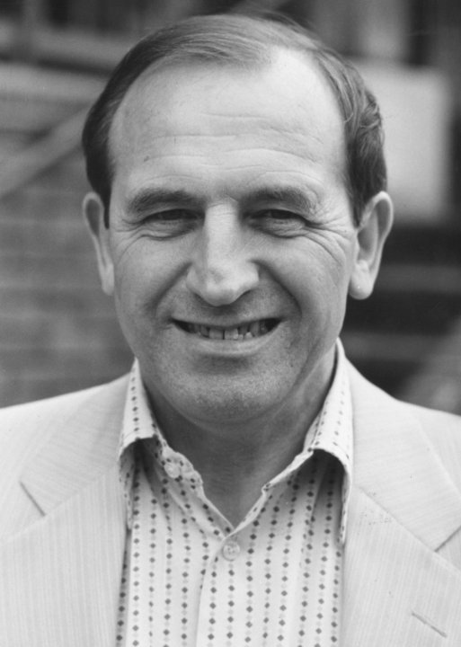 Leonard Rossiter; Wavertree,Liverpool,Merseyside,İngiltere doğumlu İngiliz  oyuncu
