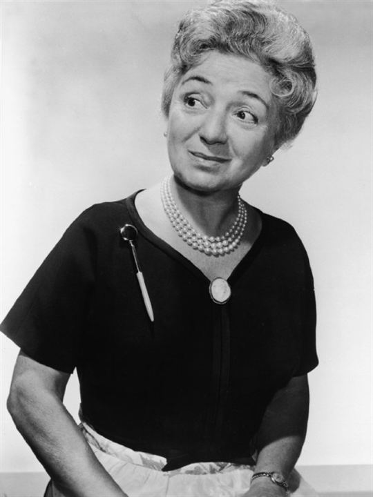 Molly Picon; Malka Opiekun olarak da bilinen Amerikalı oyuncu