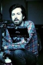 Stuart Ortiz; Orange, Kaliforniya, ABD doğumlu Amerikalı senarist, genel yayın yönetmeni, kurgucu