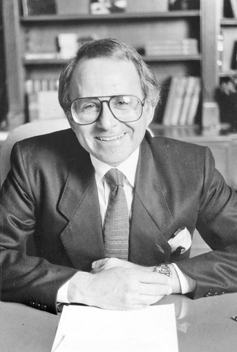 Joe Wizan; Monterrey, Nuevo León, Meksika doğumlu Amerikalı yapımcı, idari yapımcı, uygulayıcı yapımcı