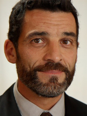 Xavier Mathieu; Fransız oyuncu, senaryoya katkı