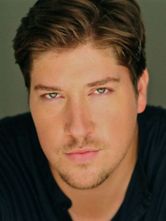 Tanner Beard; idari yapımcı, oyuncu, senarist