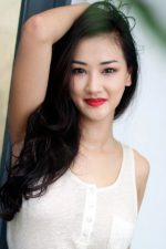 Mai Thu Huong; Hanoi, Vietnam doğumlu Maya olarak da bilinen Vietnamlı oyuncu