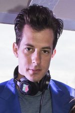 Mark Ronson; Notting Hill,Londra,İngiltere doğumlu Mark Daniel Ronson olarak da bilinen İngilizşarkıcı, gitaristoyuncu, besteci, müzik yapımcısı