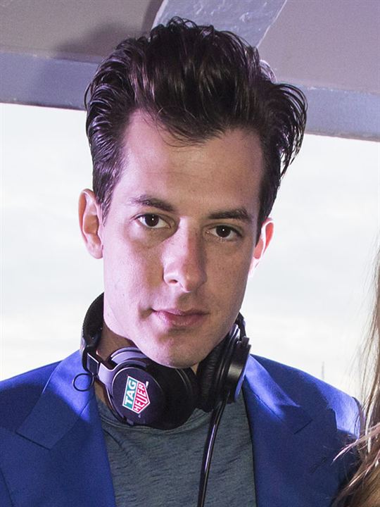 Mark Ronson; Notting Hill,Londra,İngiltere doğumlu Mark Daniel Ronson olarak da bilinen İngilizşarkıcı, gitaristoyuncu, besteci, müzik yapımcısı