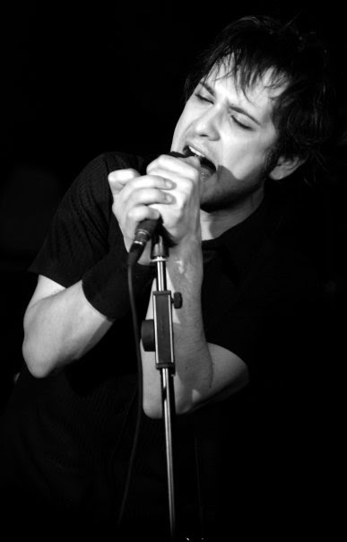 Umut Kaya; İzmir, Türkiye doğumlu Türk tema müziği sanatçısı