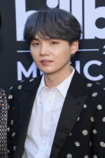 Suga; Min Yoongi olarak da bilinen Güney Koreli oyuncu