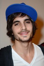 Fiuk; Filipe Kartalian Ayrosa Galvão olarak da bilinen Brezilyalı şarkıcı, söz yazarı, besteci, oyuncu