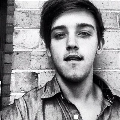 Beau Peter Brooks; Melbourne, Victoria, Avustralya doğumlu Avustralyalışarkıcı