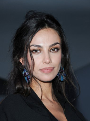 Mădălina Ghenea; Slatina, Romanya doğumlu, Madalina Diana Ghenea olarak da bilinen, Rumen, oyuncu