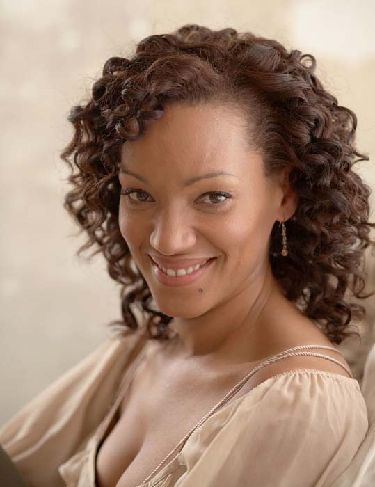 Karen Holness; Karen R. Holness olarak da bilinen Kanadalı  oyuncu