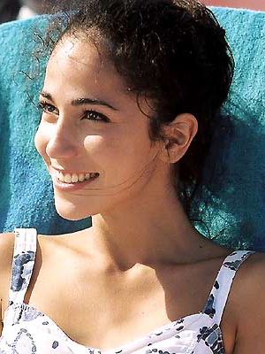 Karina Testa; Fransız