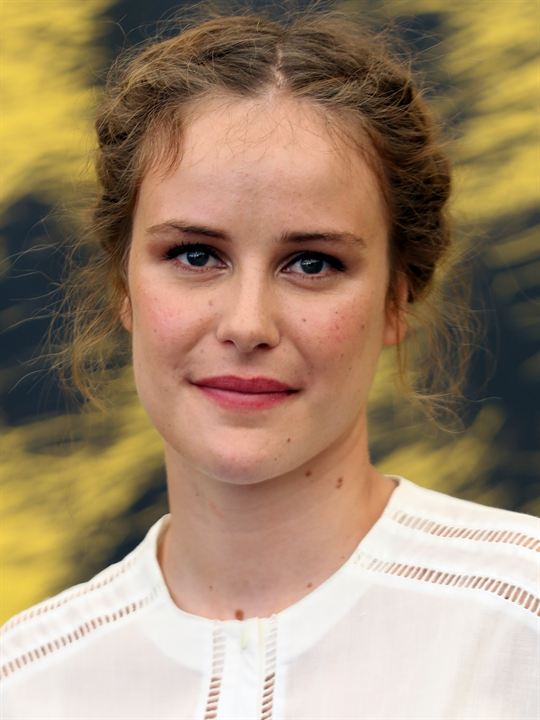 Carla Juri; Locarno, İsviçre doğumlu Carla Caterina Juri olarak da bilinen İsviçreli oyuncu