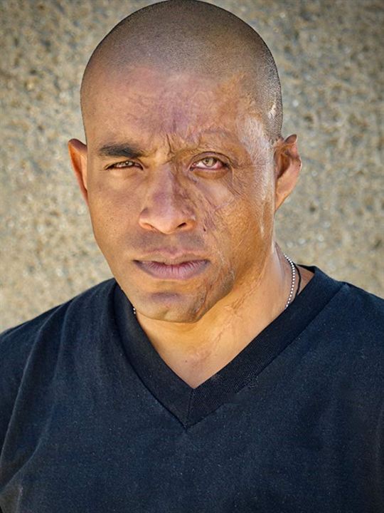 E.R. Ruiz; Amerikalı oyuncu