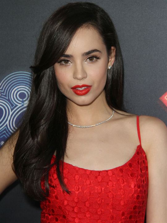 Sofia Carson; Sofia Daccarett Char olarak da bilinen Amerikalı oyuncu