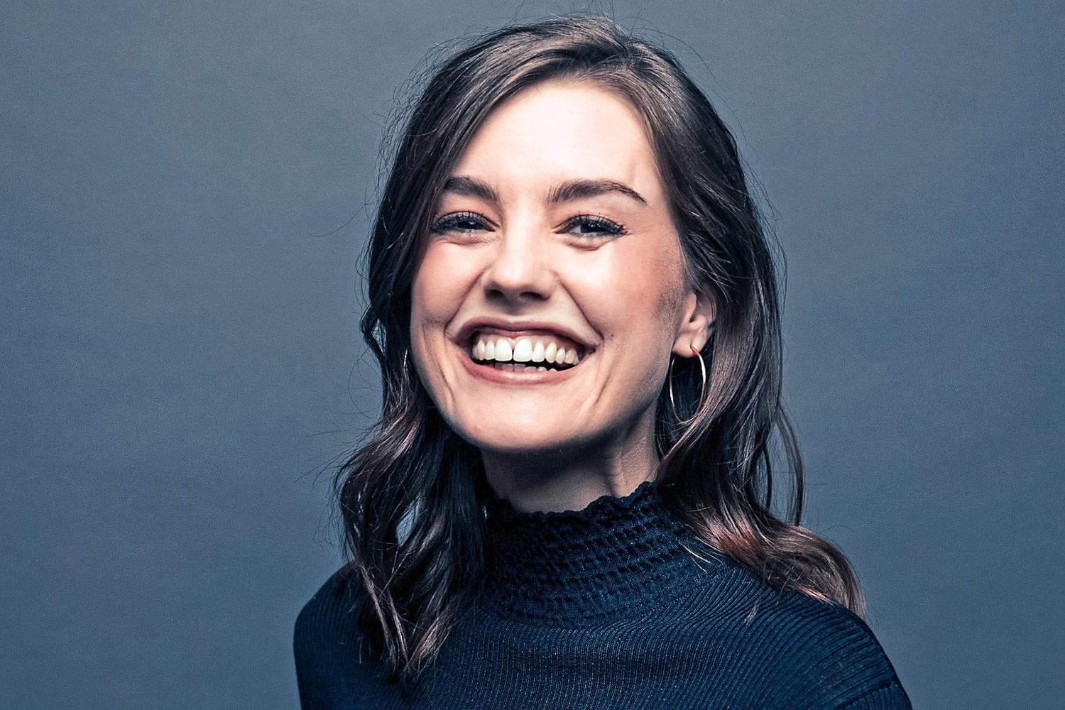 Laurie Nunn; Londra, İngiltere doğumlu Avustralyalı yaratıcı, senarist