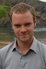 Joe Absolom; Lewisham,Londra,İngiltere doğumlu Joseph Absolom olarak da bilinen İngiliz  oyuncu