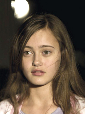 Ella Purnell; Tower Hamlets,Londra,İngiltere doğumlu İngiliz  oyuncu