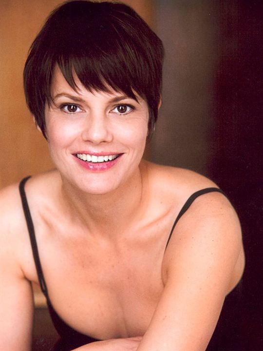 Suzanne Cryer; Suzanne Rossell Cryer olarak da bilinen Amerikalı oyuncu