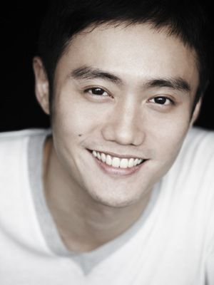 Boo Junfeng; Singapur doğumlu Junfeng Boo olarak da bilinen Singapurlu diyalog yazarı, senarist, yönetmen