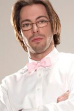 Martin Starr; Martin James Pflieger Schienle olarak da bilinen Amerikalı oyuncu