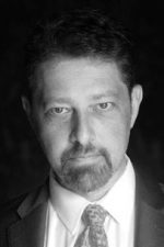 Leigh Scott; ortak yapımcı, görüntü yönetmeni, senarist