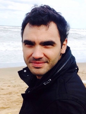 Burak Serbest; Türk senarist, yapımcı, yönetmen