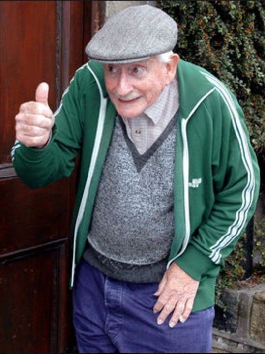 Robert Fyfe; Alloa,Clackmannanshire,İskoçya doğumlu İskoç  oyuncu