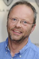 Robert Llewellyn; Northampton,Northamptonshire,İngiltere doğumlu İngiliz  oyuncu