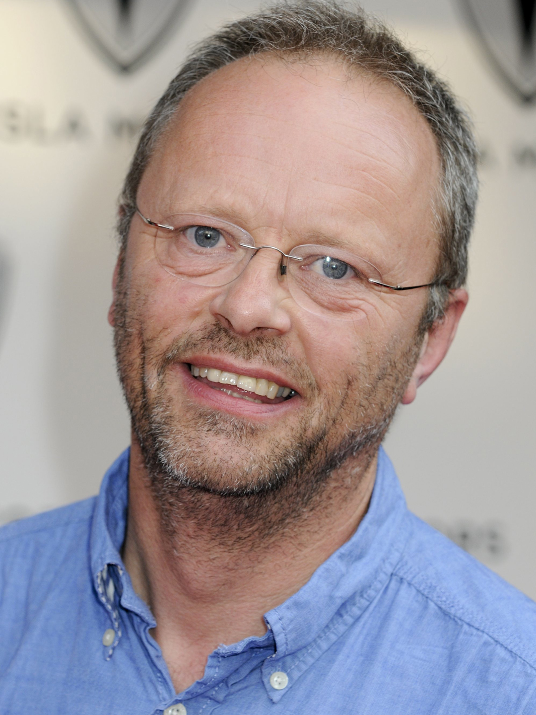 Robert Llewellyn; Northampton,Northamptonshire,İngiltere doğumlu İngiliz  oyuncu