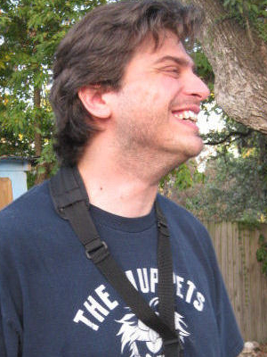 Jim Gillespie; İngiliz  yönetmen, makyaj sanatçısı yardımcısı