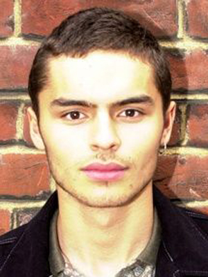 Sebastian De Souza; Oxford,Oxfordshire,İngiltere doğumlu İngiliz  oyuncu