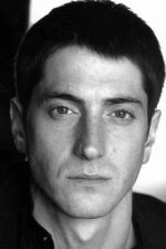 Iddo Goldberg; Hayfa,İsrail doğumlu İngiliz  oyuncu