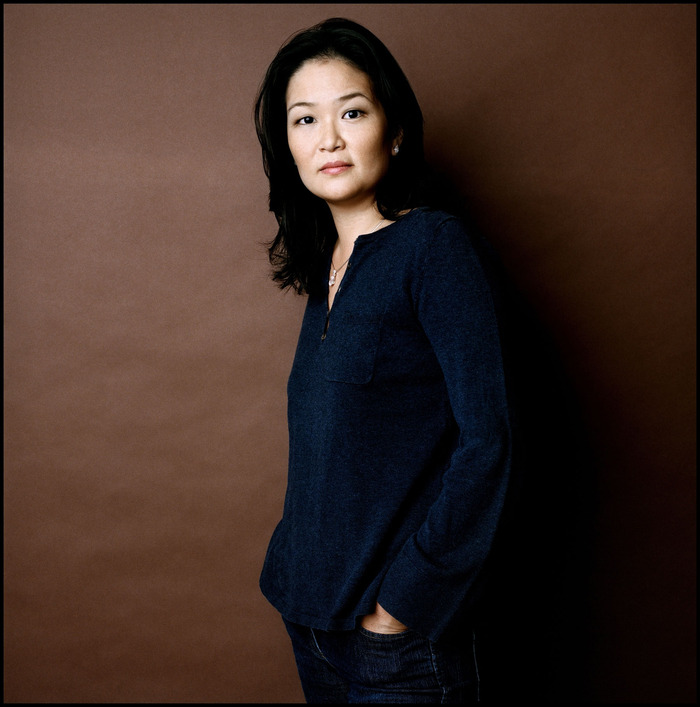 Janice Y.K. Lee; Hong Kong doğumlu Hong Konglu yazar