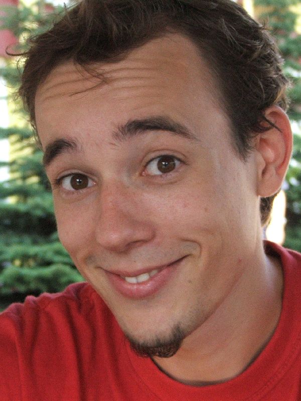 László Csuja; Debrecen, Macaristan doğumlu Macar senarist